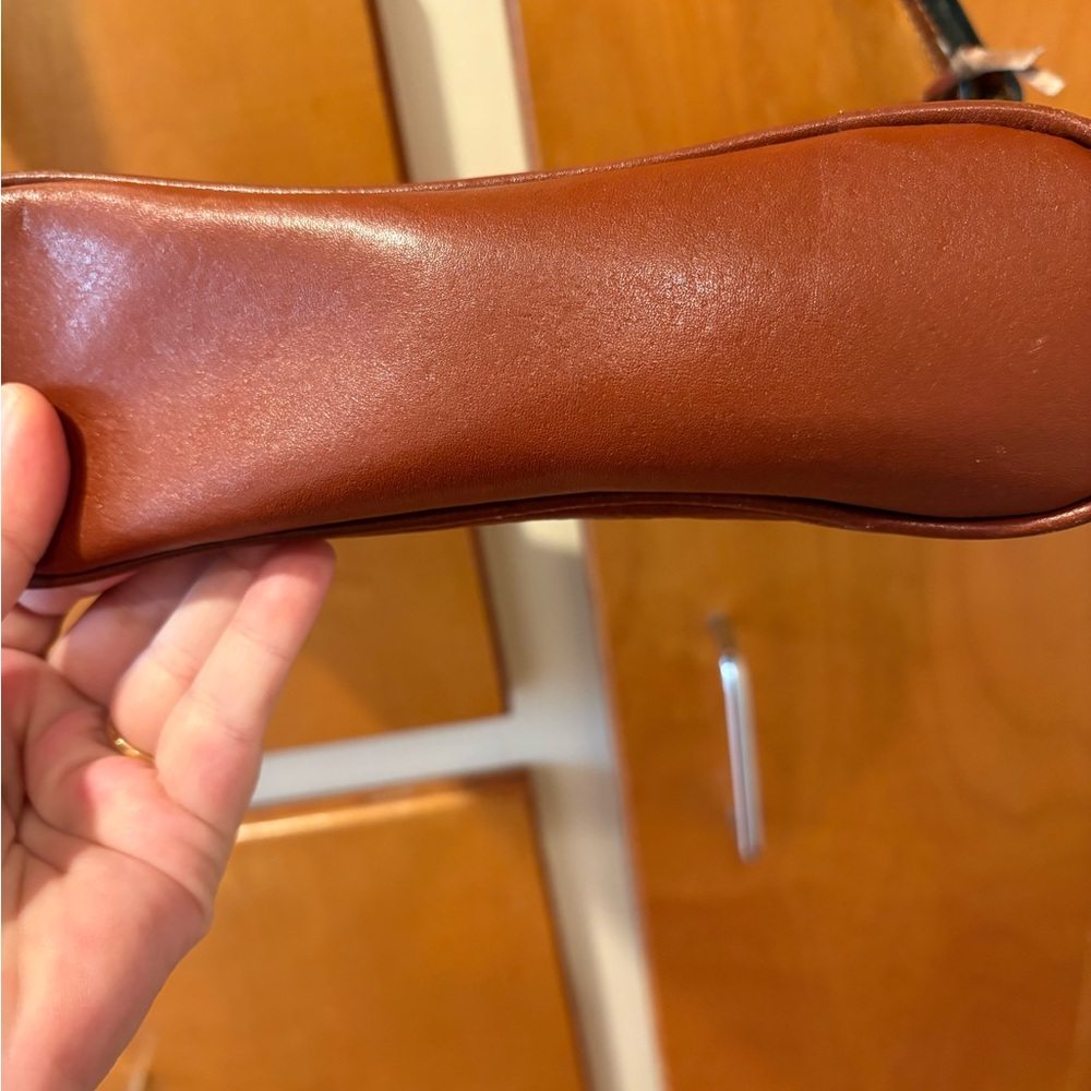 Vintage Delfino Leather Crossbody Bucket Bag - Picture 3 of 6